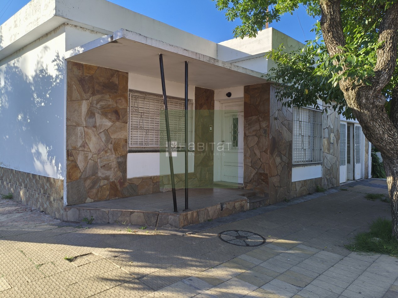 EN VENTA casa dos dormitorios ZONA CENTRO