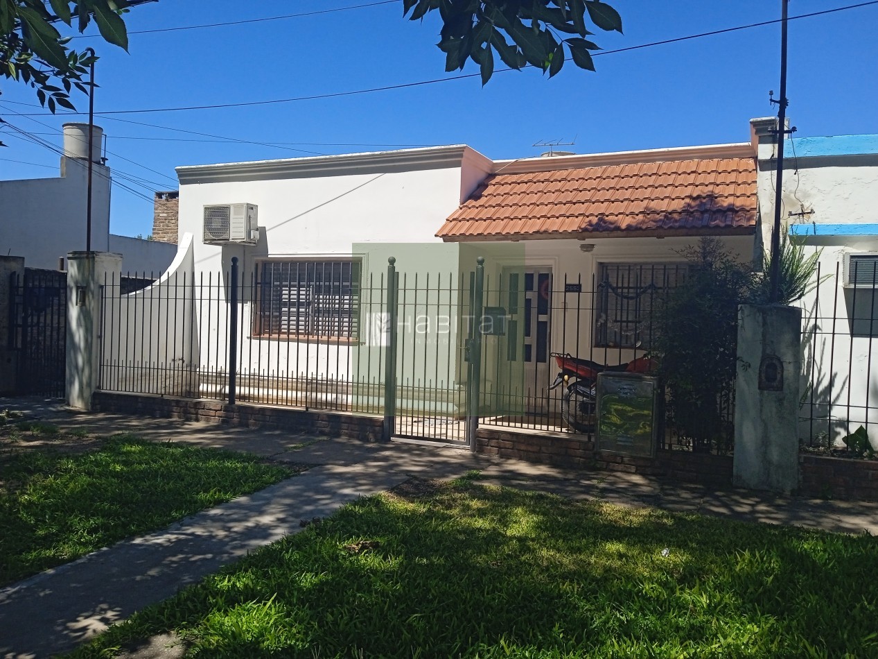 EN VENTA CASA CON PATIO VERDE 