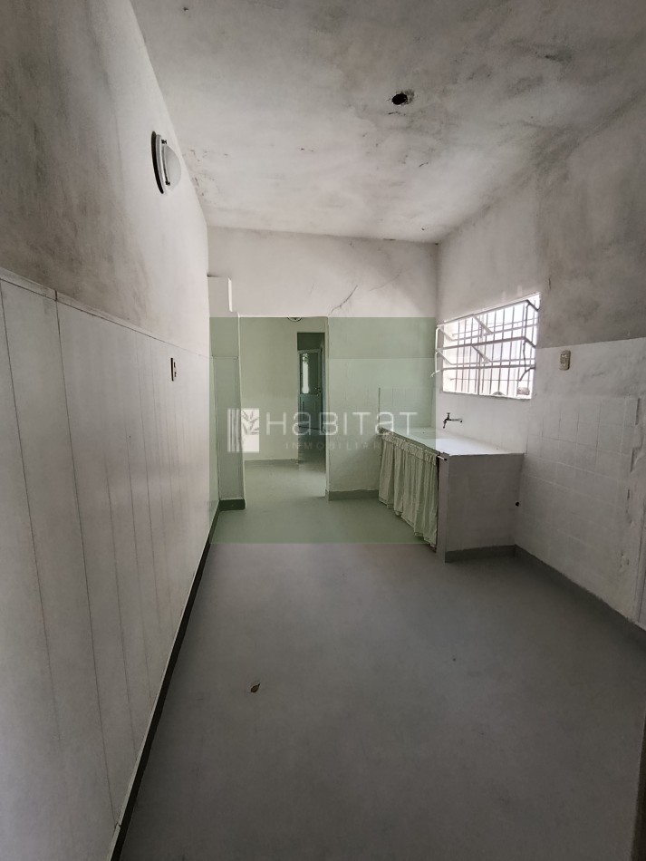 EN VENTA CASA 1 DORMITORIO ZONA CENTRO