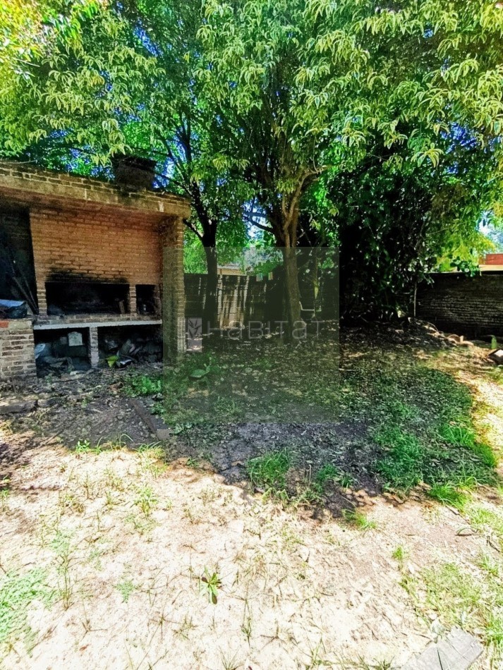 EN VENTA CASA DOS DORMITORIOS BARRIO 25 DE MAYO