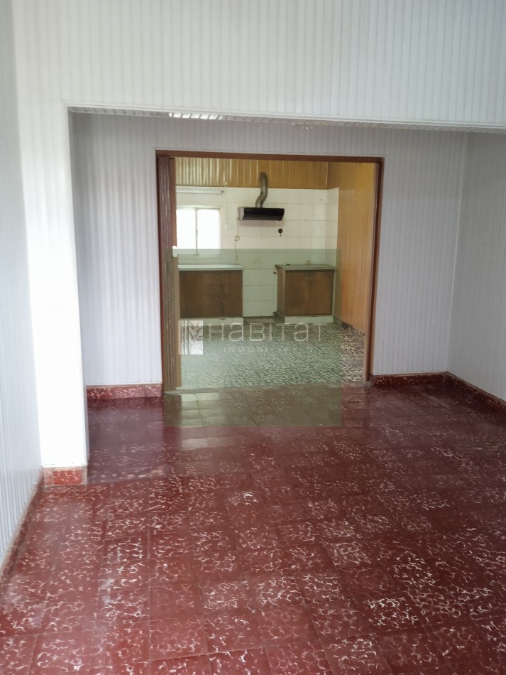 EN VENTA CASA CON PATIO VERDE 