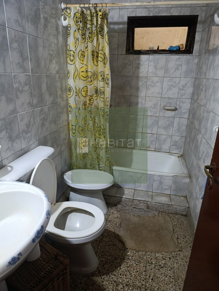 EN VENTA CASA DOS DORMITORIOS BARRIO 25 DE MAYO