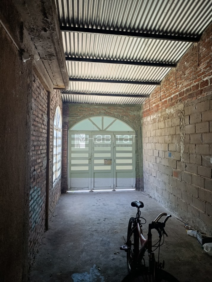 EN VENTA CASA DOS DORMITORIOS BARRIO 25 DE MAYO