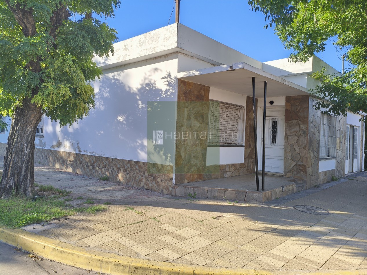 EN VENTA casa dos dormitorios ZONA CENTRO