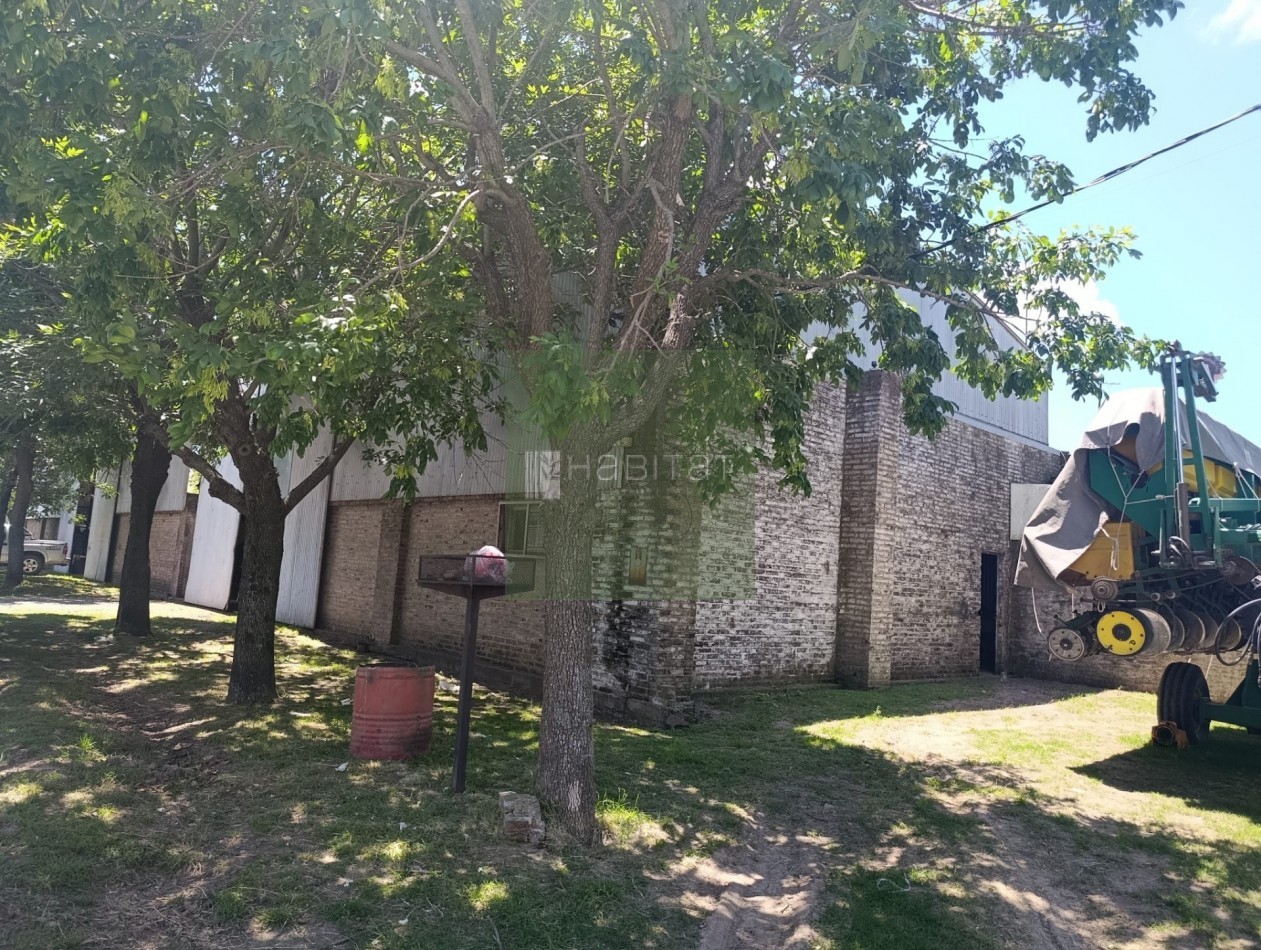 EN VENTA GALPON INDUSTRIAL CON PUENTE GRUA