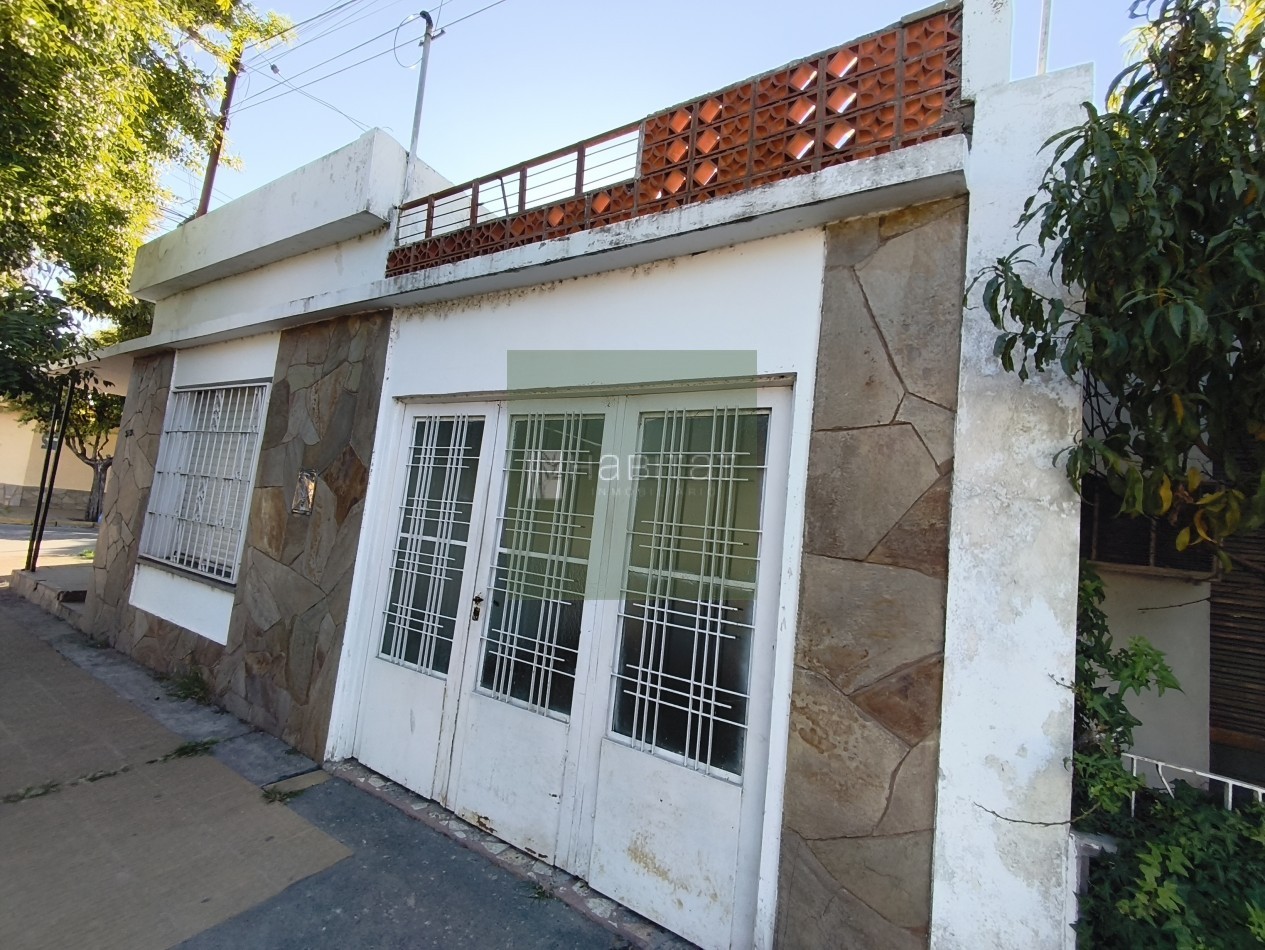 EN VENTA casa dos dormitorios ZONA CENTRO