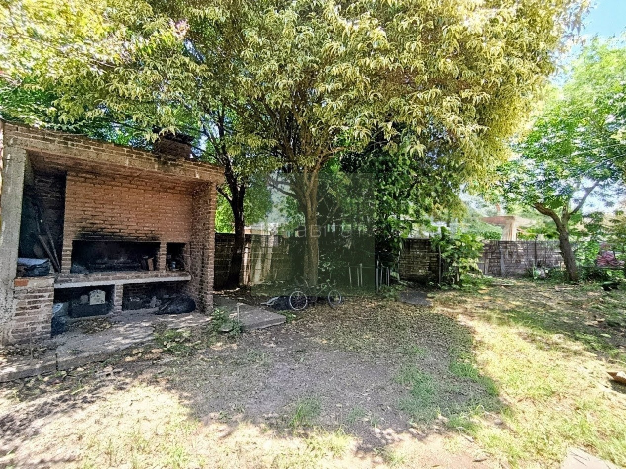 EN VENTA CASA DOS DORMITORIOS BARRIO 25 DE MAYO
